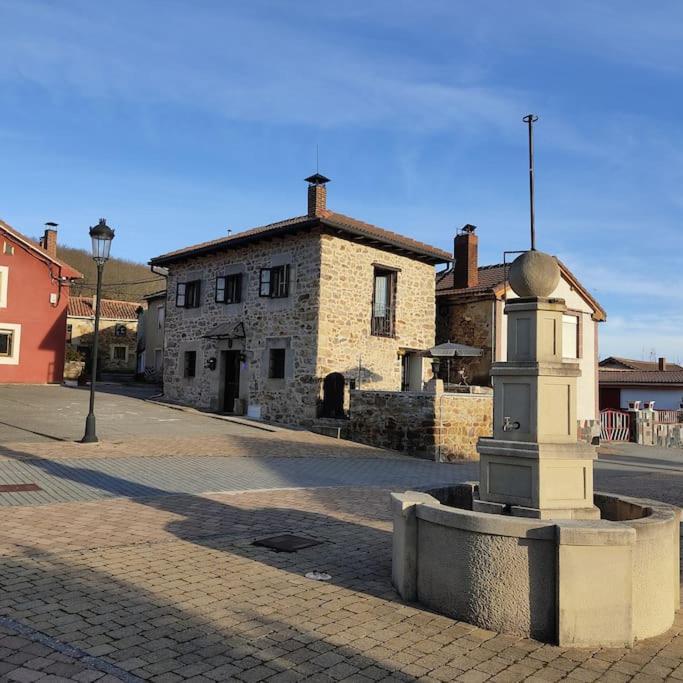 Porquera de SantullanLa Casa De La Tina别墅 外观 照片